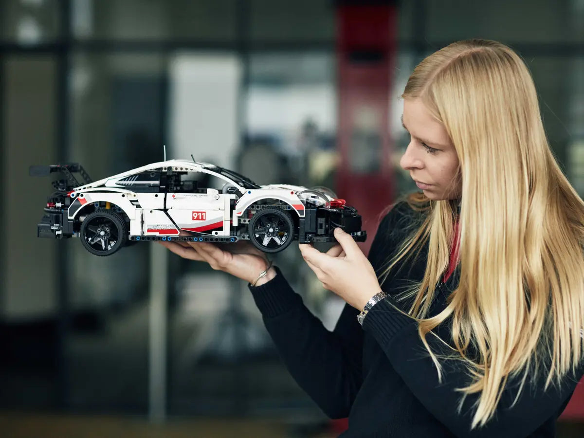 42096 Porsche 911 RSR | 1580 PCS