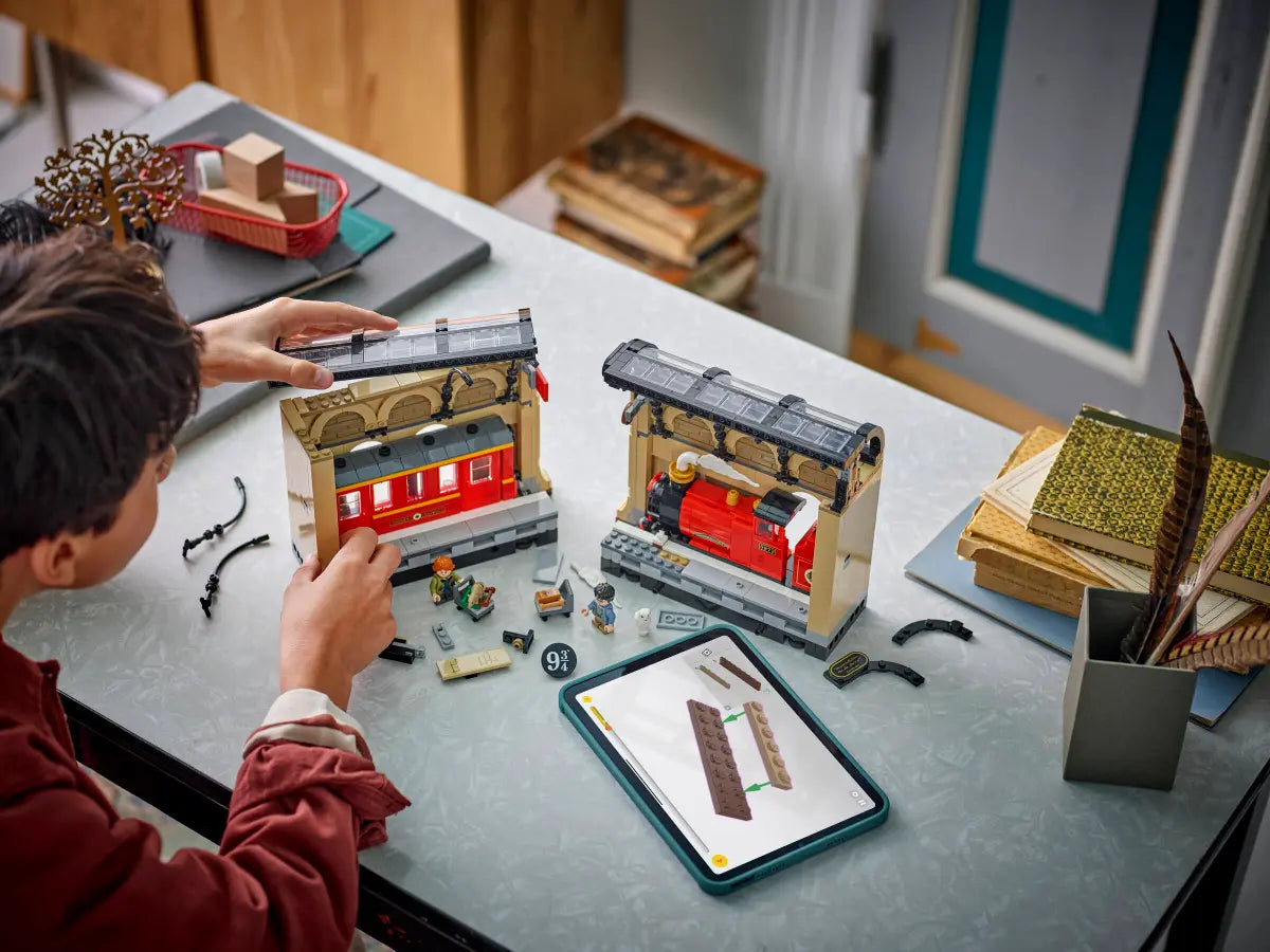 LEGO 76450 Harry Potter Book Nook: Hogwarts™ Express | 832 PCS
