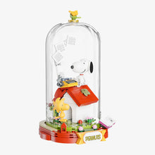 Pantasy 86901 Snoopy Red House Daydreams Building Toy Set | 226 PCS