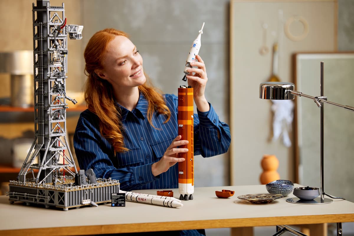LEGO 10341 Icons NASA Artemis Space Launch System | 3601 PCS
