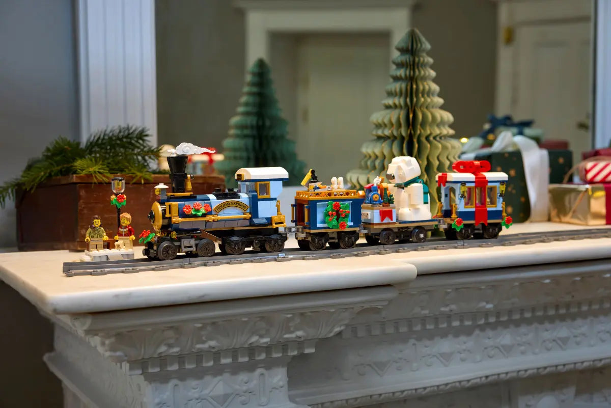 LEGO 10361 Icons Holiday Express Train | 956 PCS