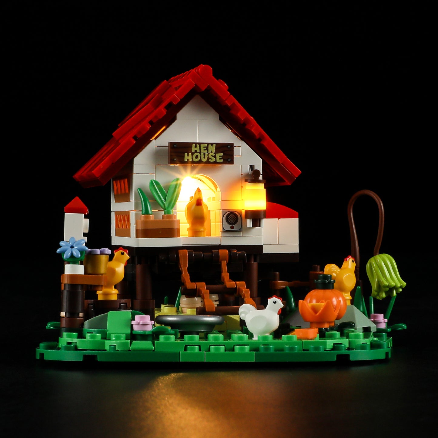 Lumibricks F9034 The Hen House Building Toy Set | 323 PCS