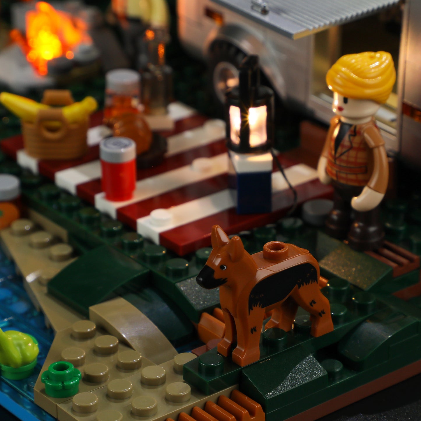 Lumibricks F9022 V2.0  Lookout Campground Building Toy Set | 1429 PCS