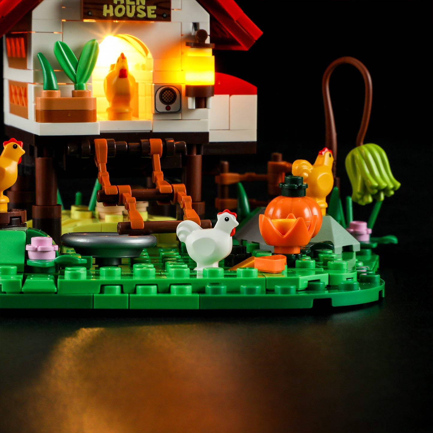 Lumibricks F9034 The Hen House Building Toy Set | 323 PCS