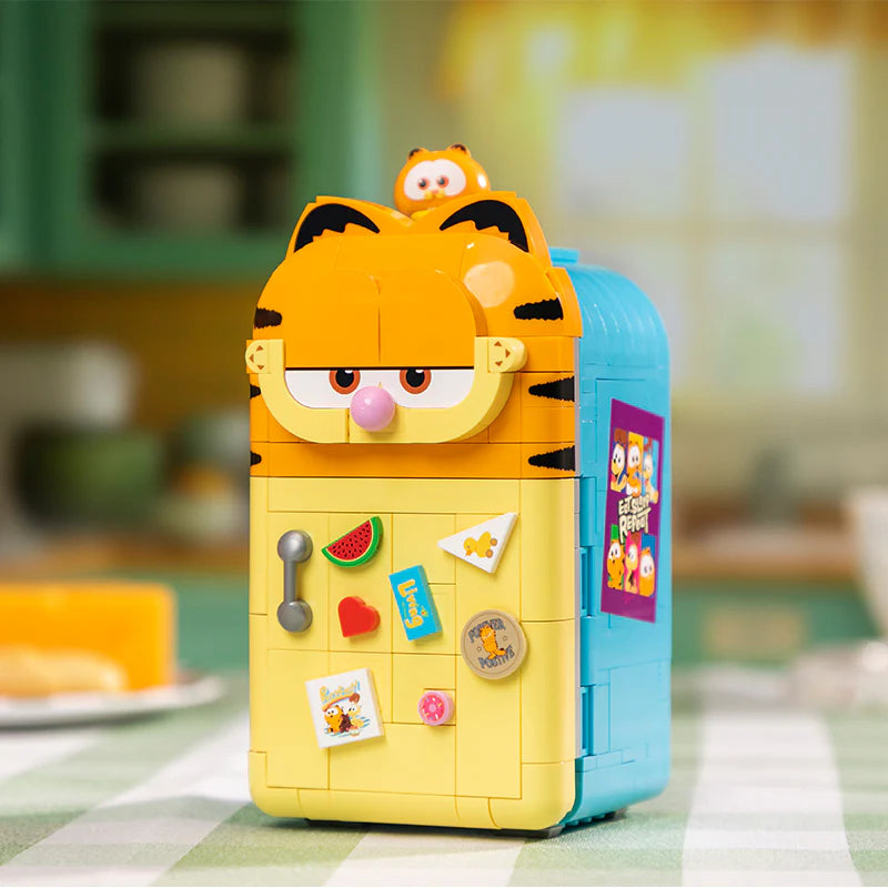 Pantasy 86809 Garfield Fantastic Machines Series Fridge Building Toy Set |300 PCS