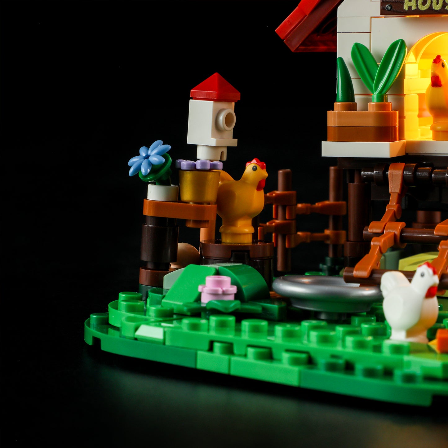 Lumibricks F9034 The Hen House Building Toy Set | 323 PCS