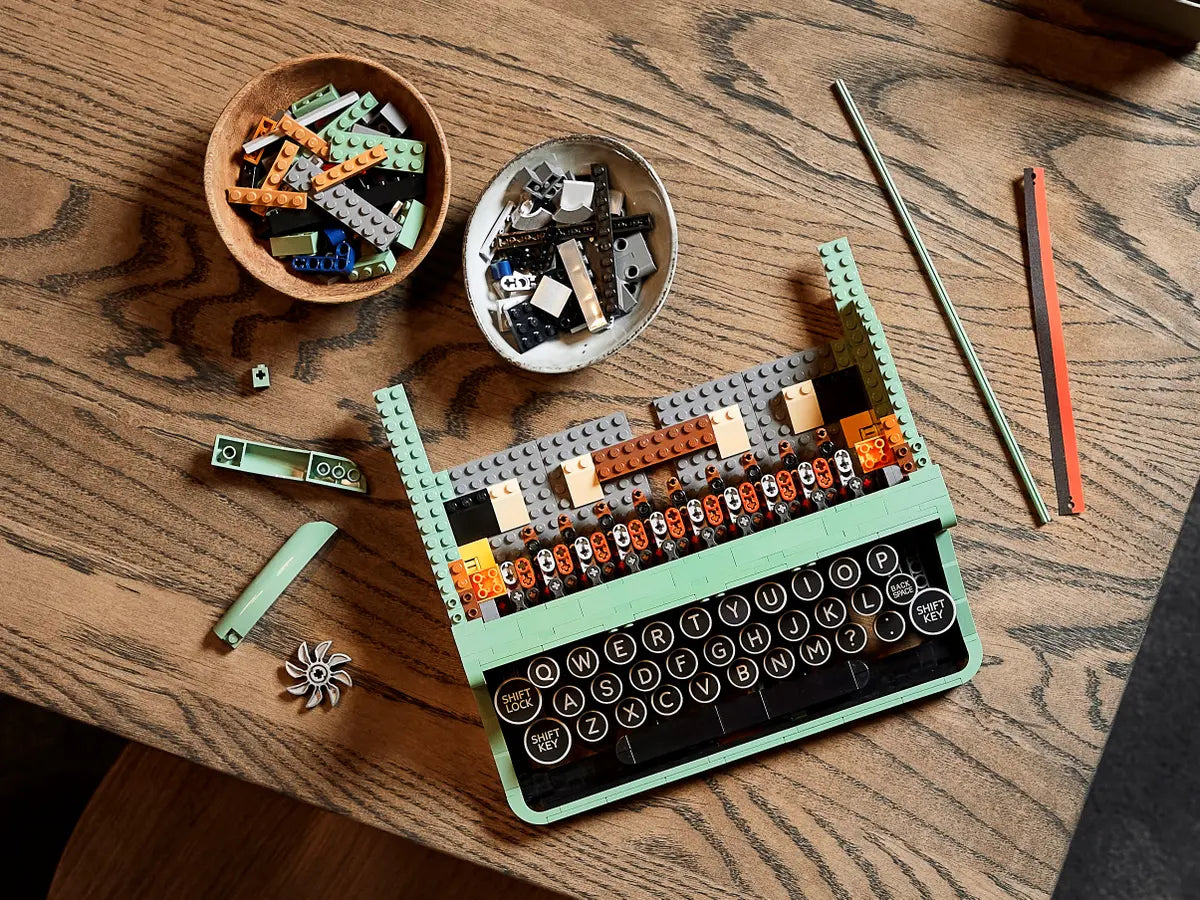 21327 Typewriter | 2079 PCS