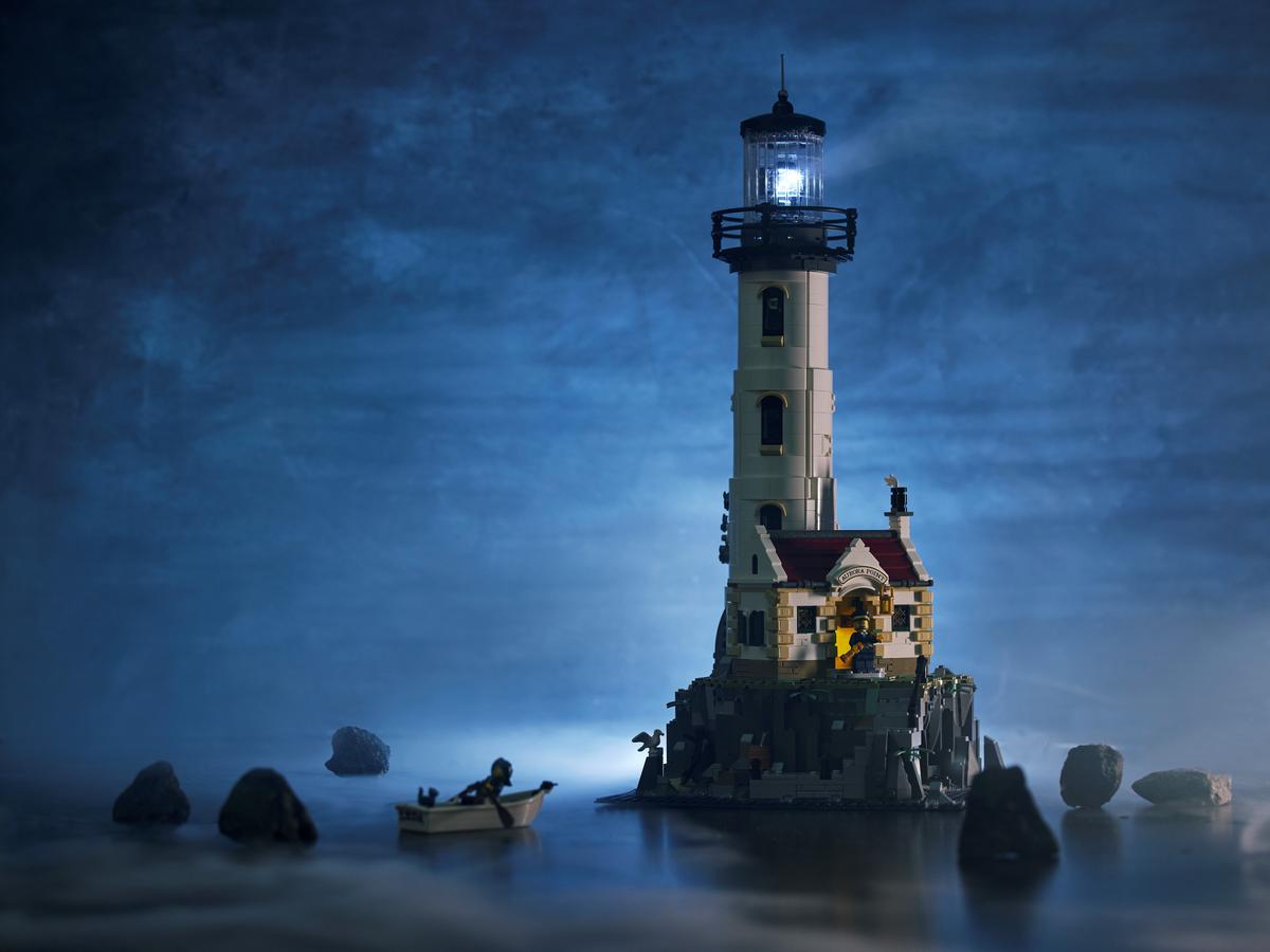 LEGO 21335 Ideas Motorized Lighthouse | 2065 PCS | Retired