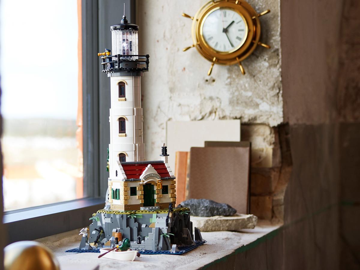 LEGO 21335 Ideas Motorized Lighthouse | 2065 PCS | Retired