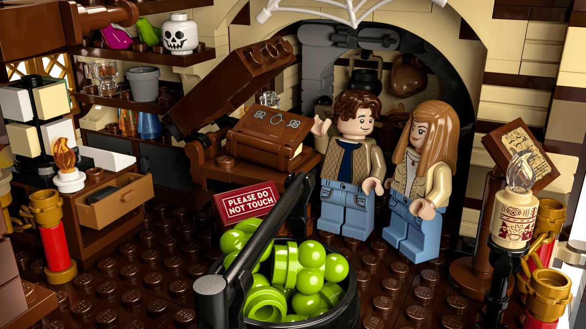 LEGO 21341 Ideas Disney Hocus Pocus: The Sanderson Sisters' Cottage | 2316 PCS | Retired