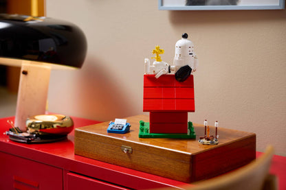 LEGO 21368 Ideas Peanuts: Snoopy's Doghouse | 964 PCS