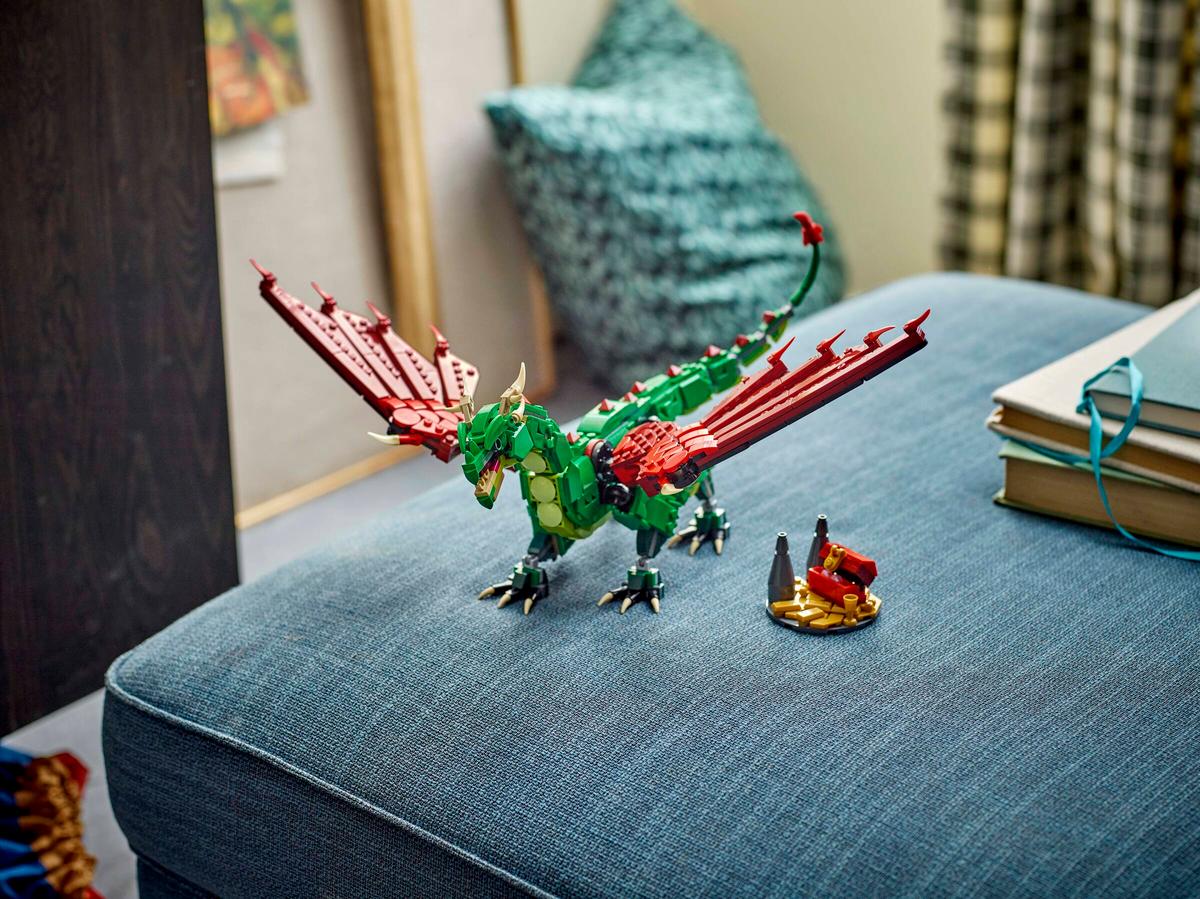 LEGO 31161 Creator 3-in-1 Medieval Dragon | 715 PCS