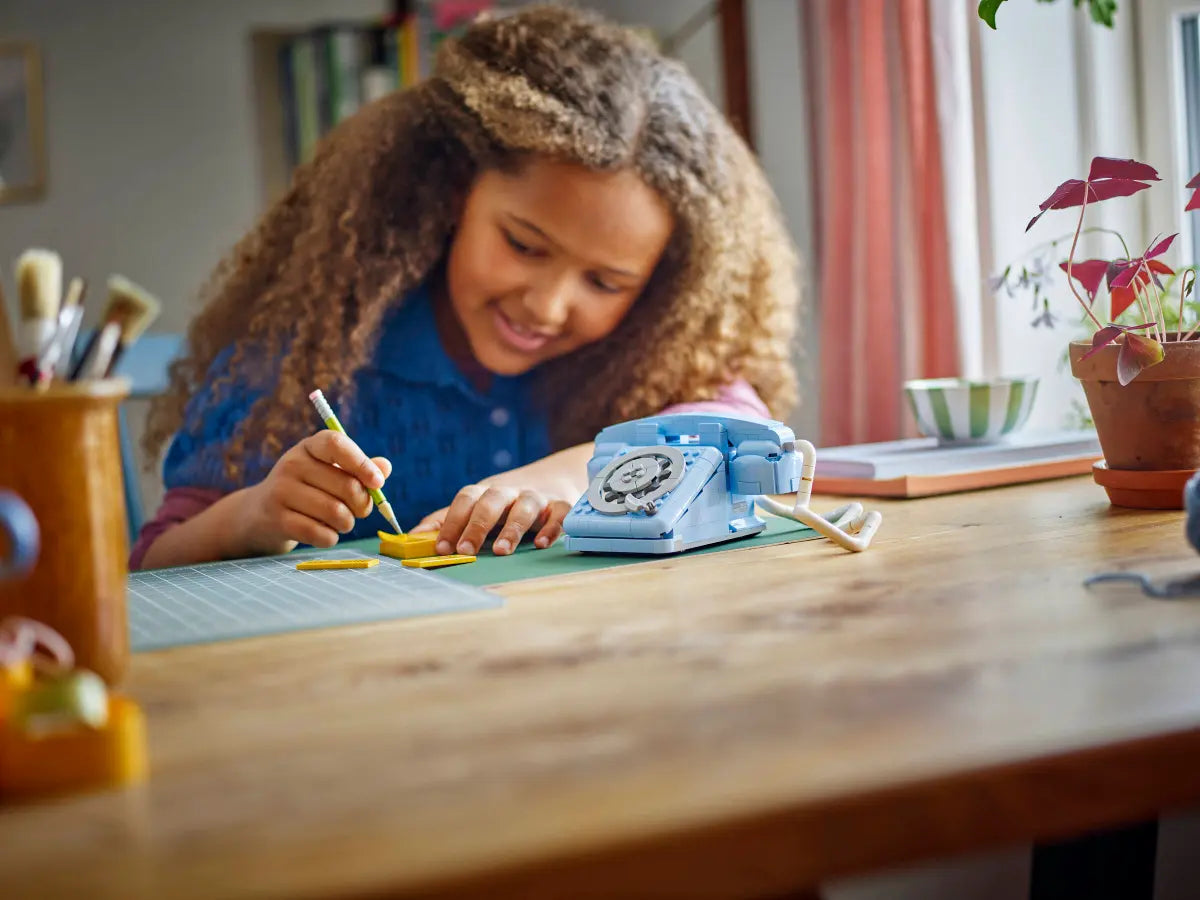 LEGO 31174 Creator Retro Telephone | 383 PCS