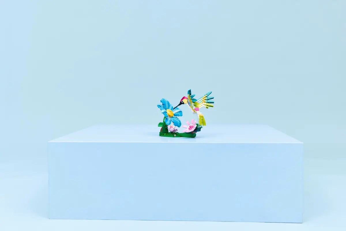 LEGO 31384 Creator 3-in-1 Wild Animals: Colorful Hummingbird | 312 PCS