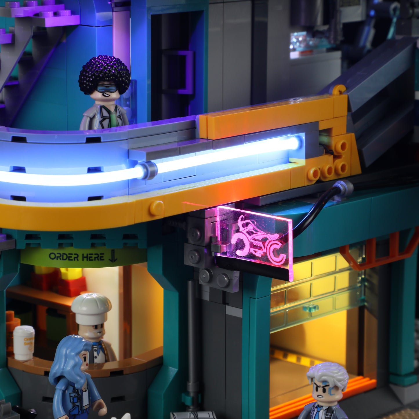 Lumibricks F9042 Apartment Building Toy Set | 2524 PCS