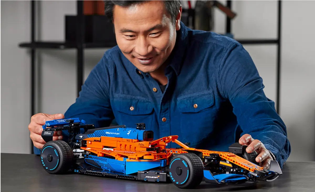42141 McLaren Formula 1 Race Car | 1434 PCS
