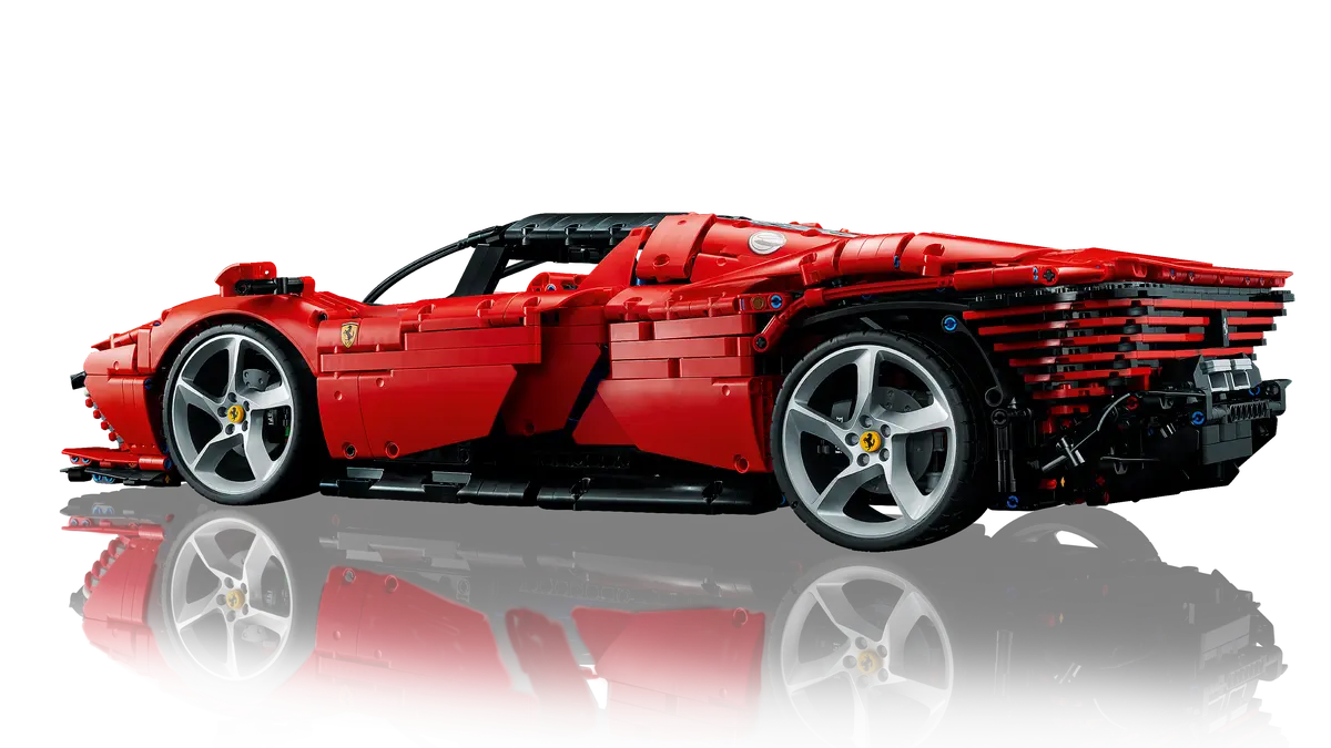 42143 Ferrari Daytona SP3 | 3778 PCS