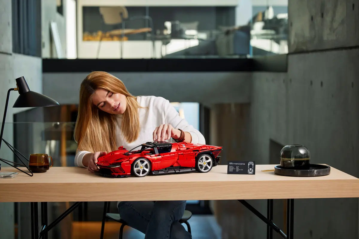 42143 Ferrari Daytona SP3 | 3778 PCS