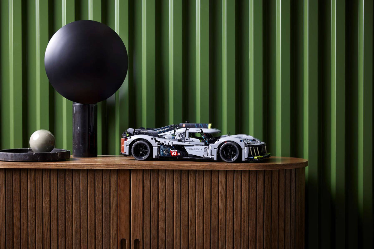 LEGO 42156 Technic PEUGEOT 9X8 24H Le Mans Hybrid Hypercar | 1775 PCS | Retired