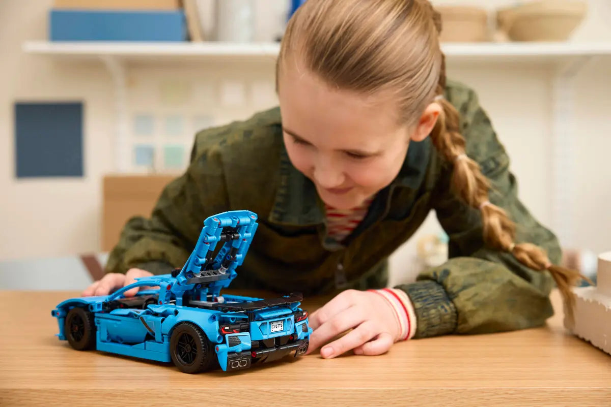 LEGO 42217 Technic Chevrolet Corvette Stingray Blue | 732 PCS