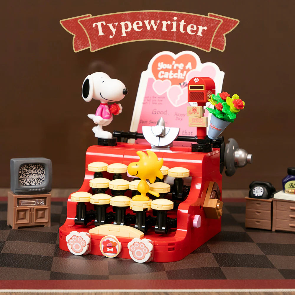 Pantasy 86913 Snoopy Typewriter Building Toy Set | 332 PCS
