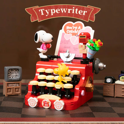 Pantasy 86913 Snoopy Typewriter Building Toy Set | 332 PCS