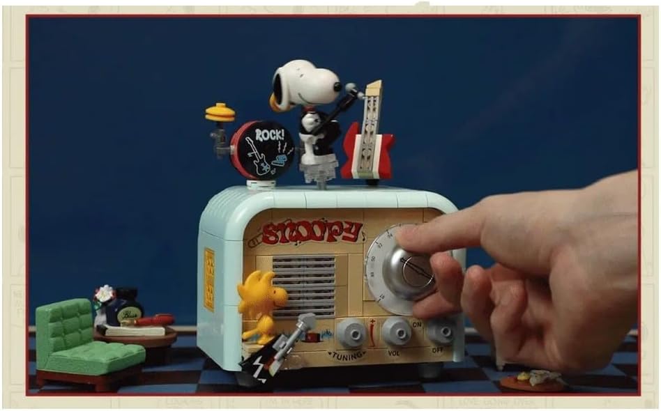 Pantasy 86916 Snoopy Radio Building Toy Set | 305 PCS – Brickmania
