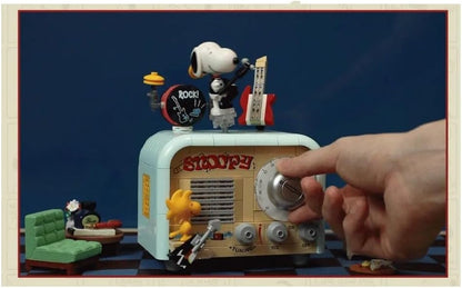 Pantasy 86916 Snoopy Radio Building Toy Set | 305 PCS