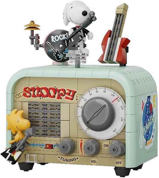 Pantasy 86916 Snoopy Radio Building Toy Set | 305 PCS