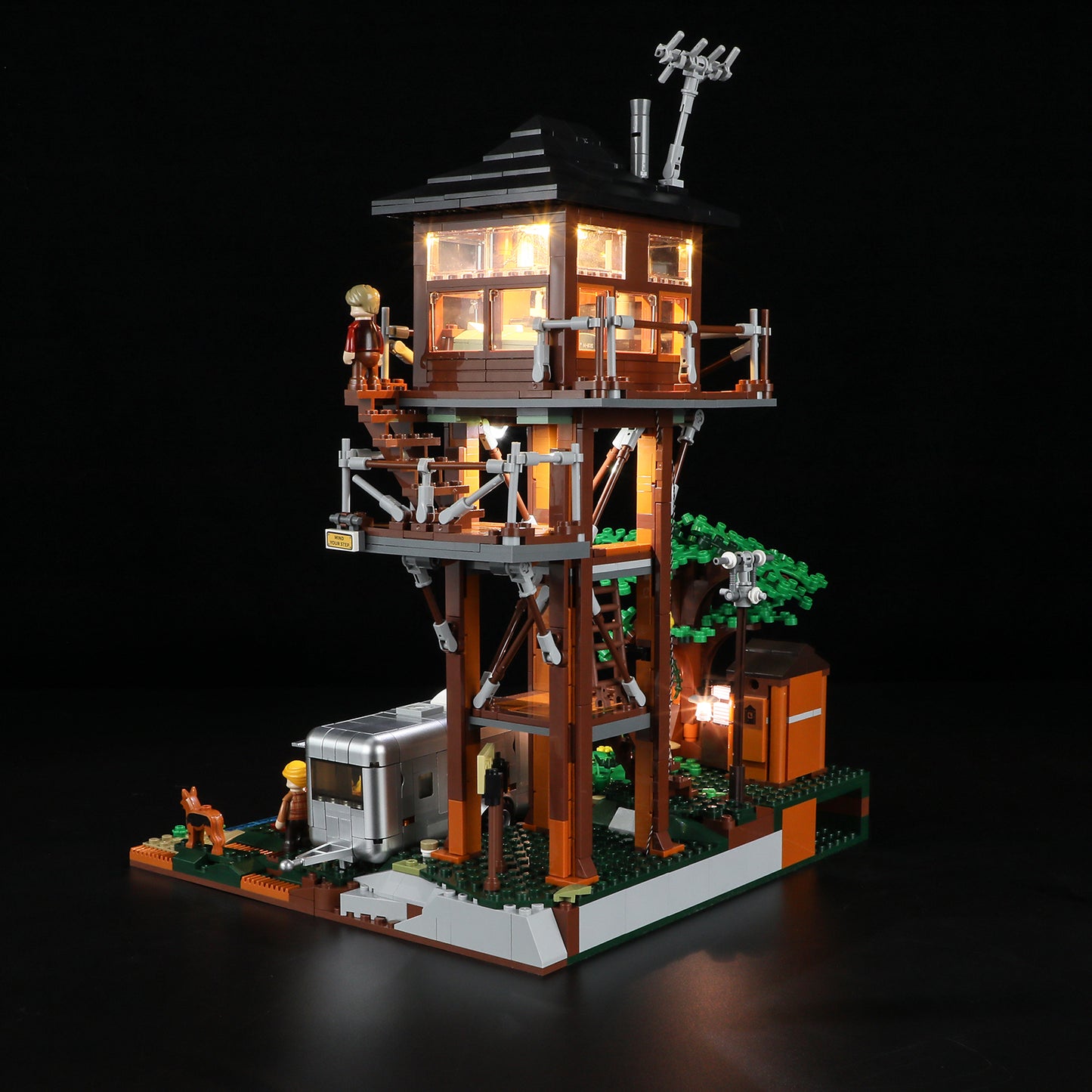 Lumibricks F9022 V2.0  Lookout Campground Building Toy Set | 1429 PCS