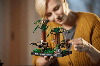 LEGO 75353 Star Wars Endor™ Speeder Chase Diorama | 608 PCS