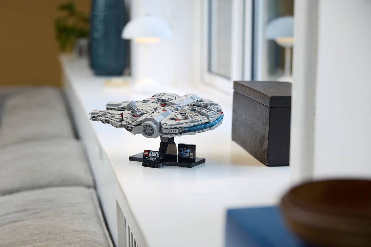 LEGO 75375 Star Wars Millennium Falcon™ | 921 PCS