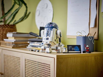 75379 R2-D2™ | 1050 PCS