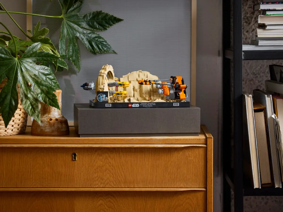 LEGO 75380 Star Wars Mos Espa Podrace™ Diorama | 718 PCS (Retired Product)