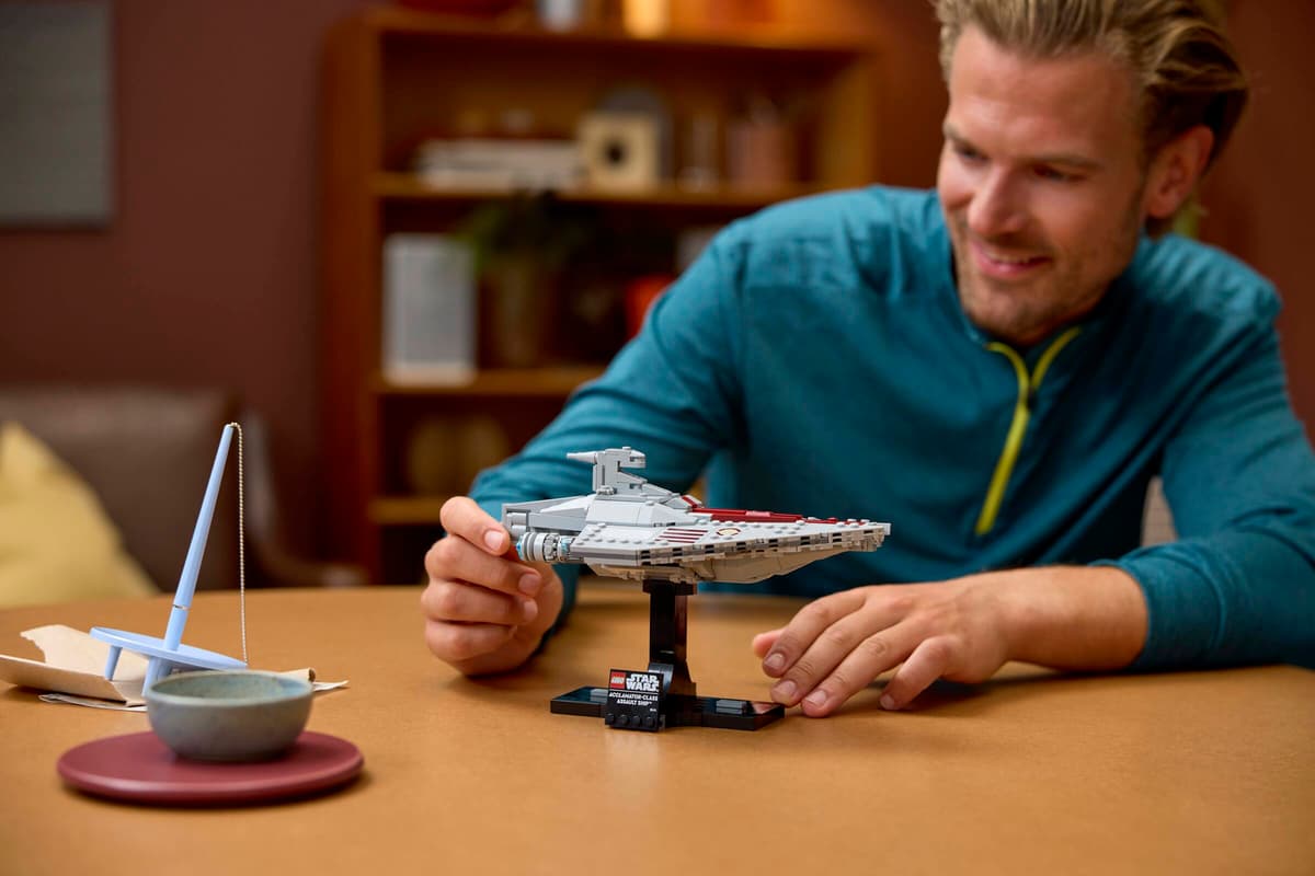 LEGO 75404 Star Wars Acclamator-Class Assault Ship™ | 450 PCS