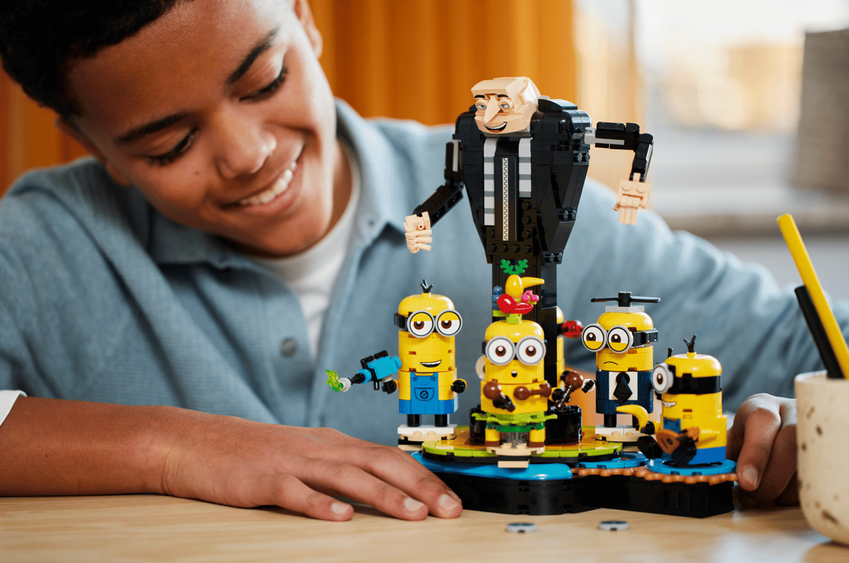 LEGO 75582 Brick-Built Gru and Minions | 839 PCS