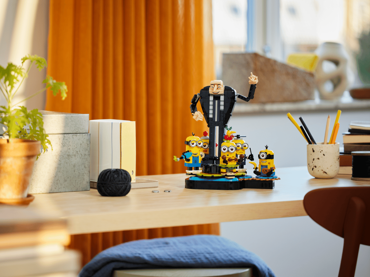 LEGO 75582 Brick-Built Gru and Minions | 839 PCS