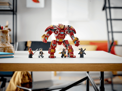 LEGO 76247 Marvel The Hulkbuster: The Battle of Wakanda | 385 PCS | Retired