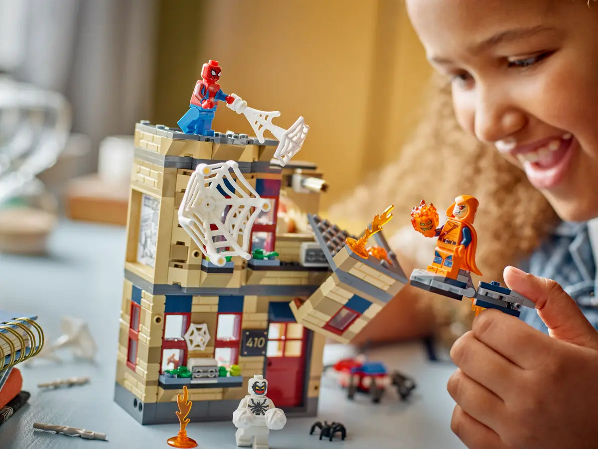 LEGO 76317 Marvel Peter Parker’s Apartment | 394 PCS