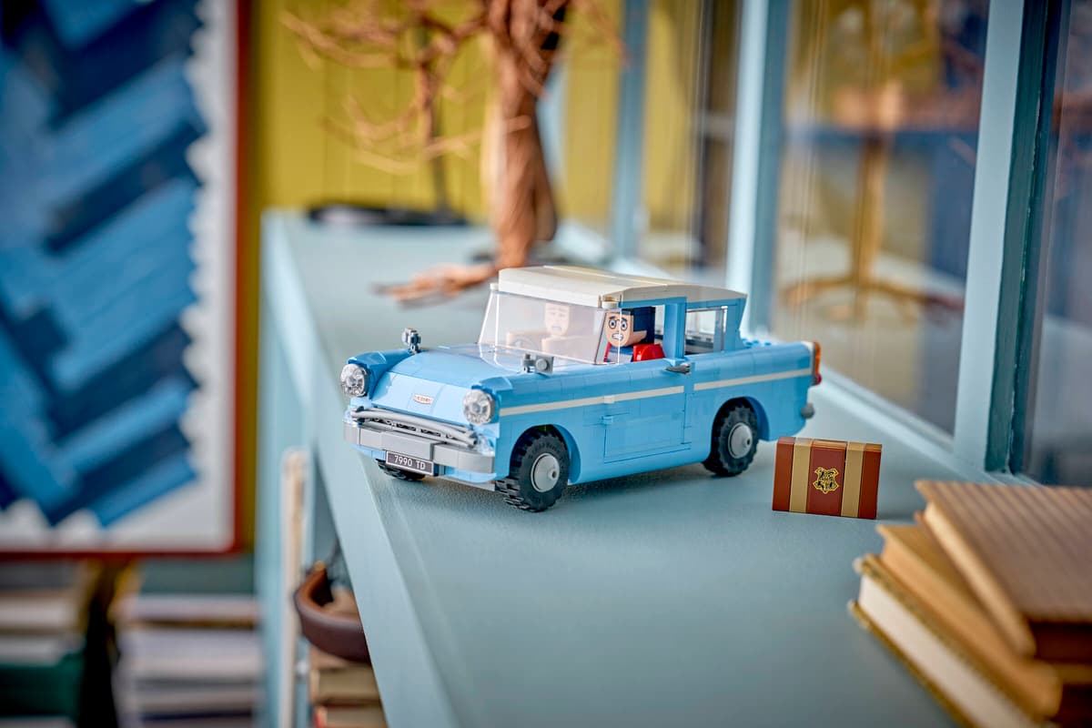 LEGO 76470 Harry Potter Enchanted Flying Ford Anglia™ | 868 PCS