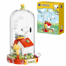 Pantasy 86901 Snoopy Red House Daydreams Building Toy Set | 226 PCS