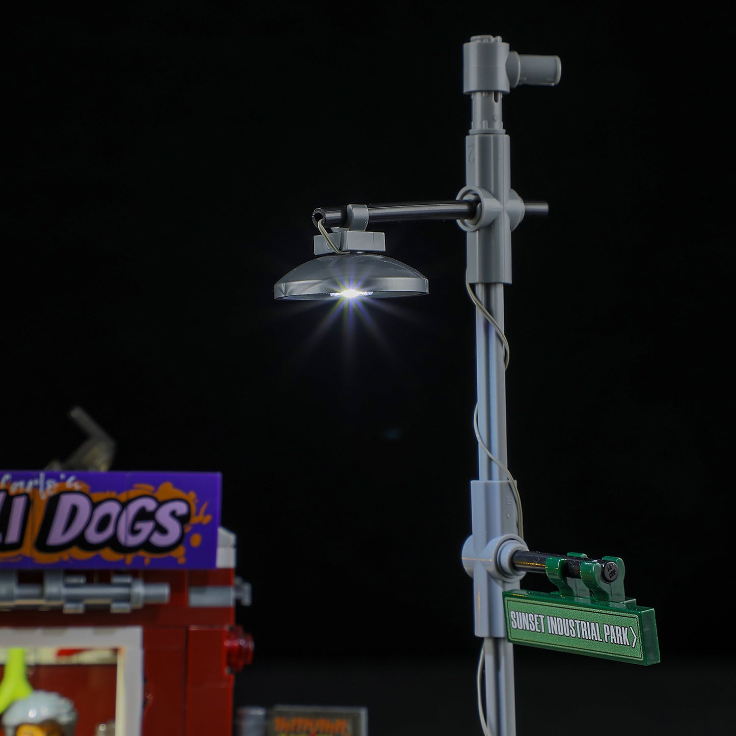 Lumibricks F9046 Chili Dog Trailer Building Toy Set | 515 PCS