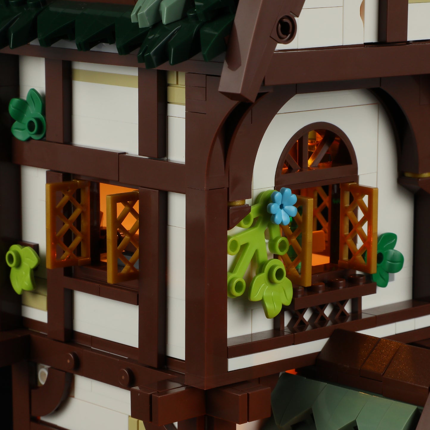 Lumibricks F9024 Medieval Apothecary Shop Building Toy Set | 1470 PCS