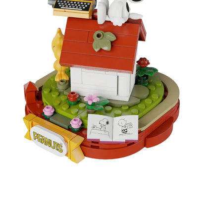 Pantasy 86901 Snoopy Red House Daydreams Building Toy Set | 226 PCS