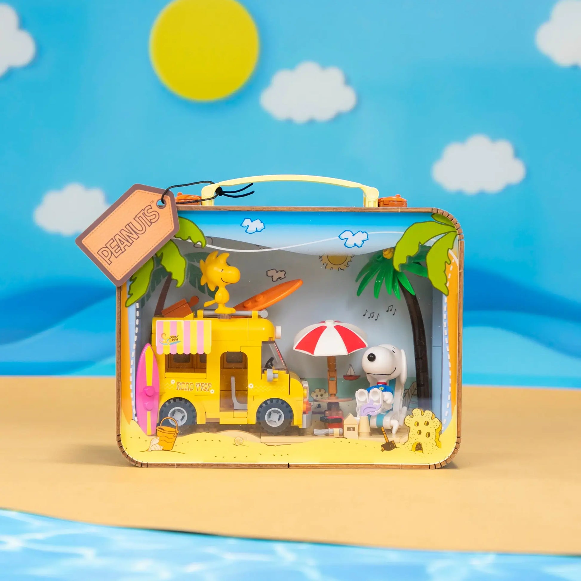 Pantasy 86910 Snoopy Suitcase Building Toy Set | 362 PCS – Brickmania