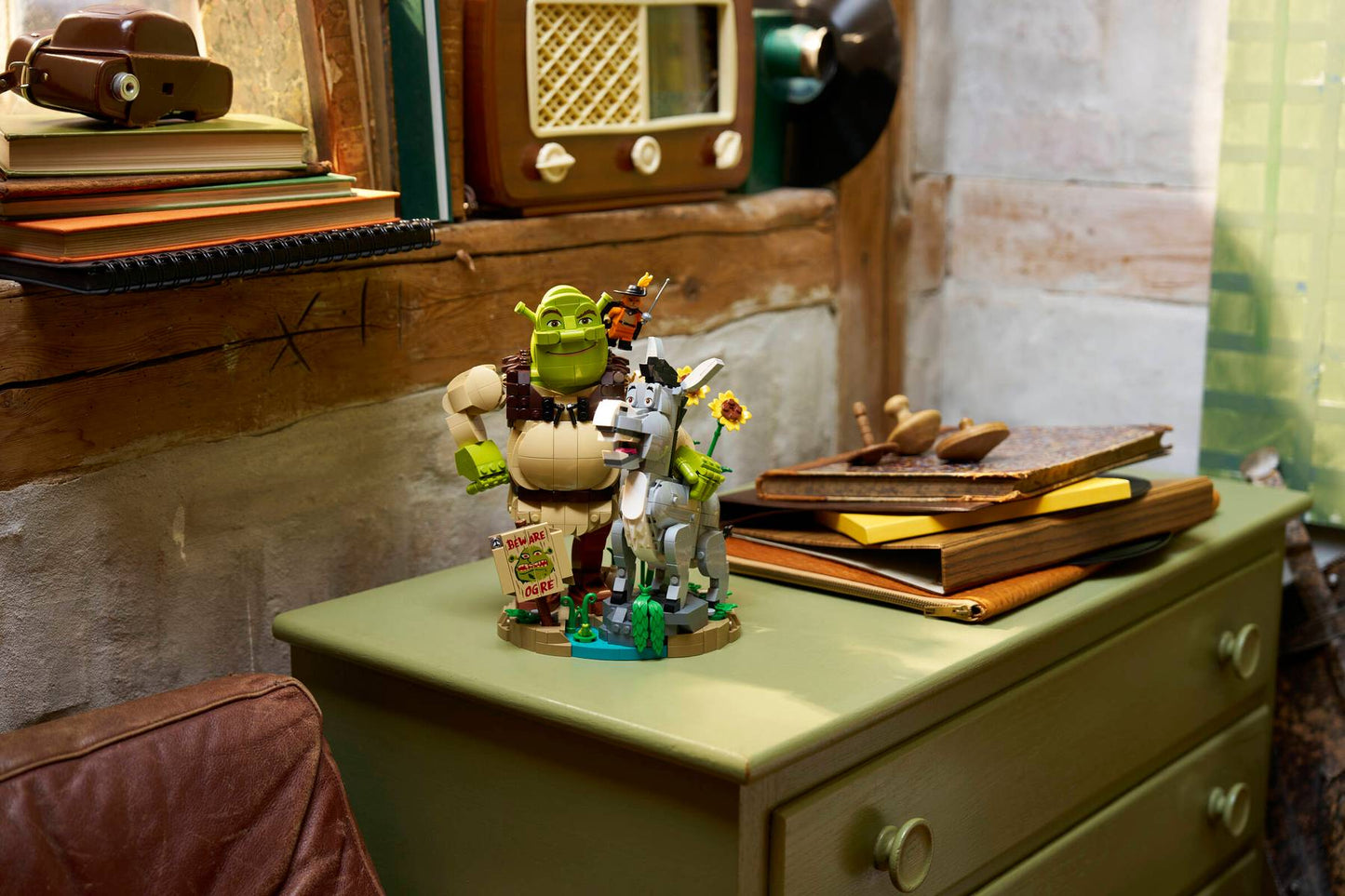 LEGO 72423 Other Shrek, Donkey & Puss in Boots | 1403 PCS