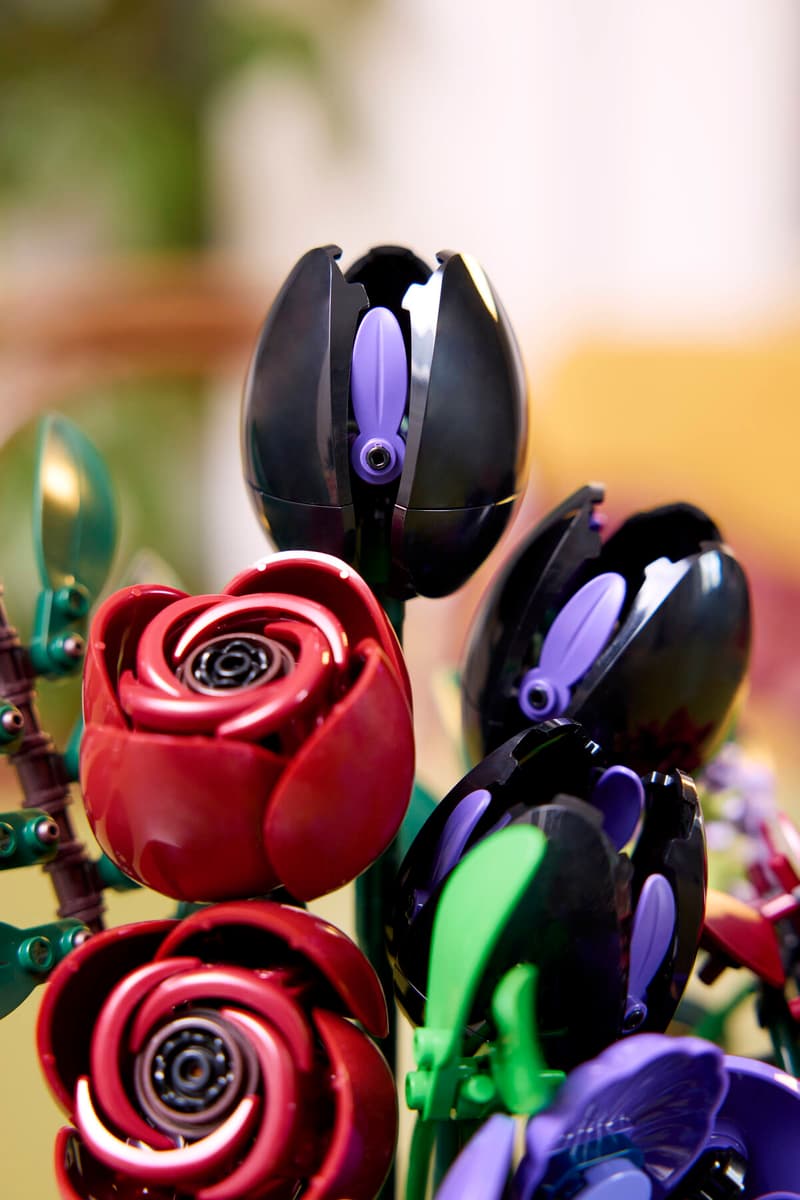 LEGO 11513 Botanicals Dark Flower Arrangement | 562 PCS