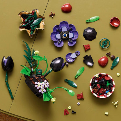 LEGO 11513 Botanicals Dark Flower Arrangement | 562 PCS
