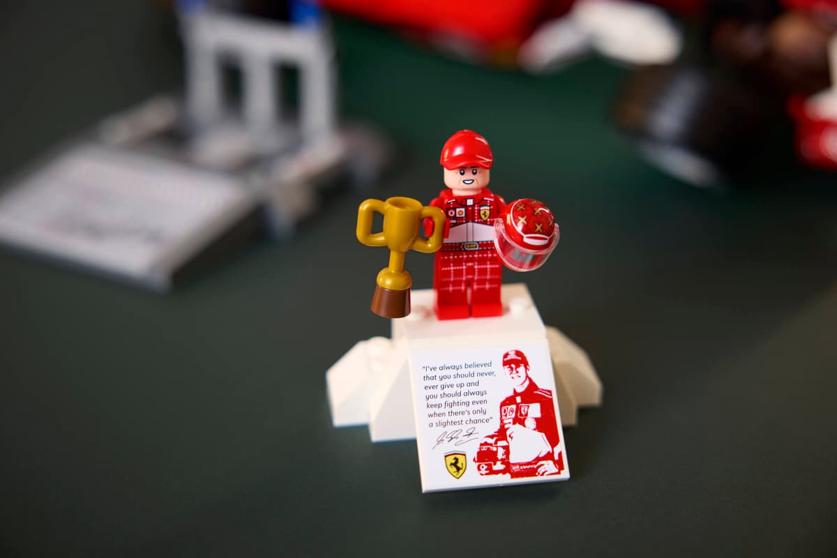 LEGO 11375 Icons Ferrari F2004 & Michael Schumacher | 735 PCS