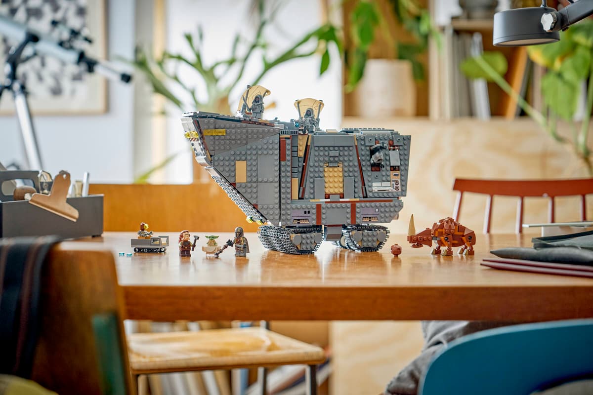 LEGO 75453 Star Wars Offworld Sandcrawler™ and Mudhorn | 1683 PCS